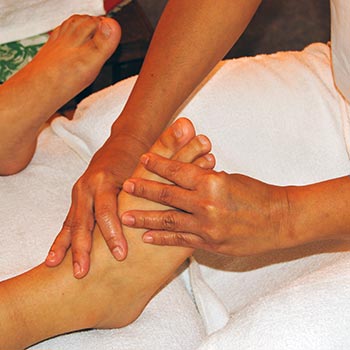 Fuß-Reflexzonen- massage, inkl. Beine